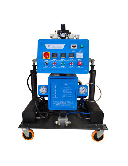 聚氨酯發(fā)泡設(shè)備型號(hào)：JNJX-Q2600(K)型